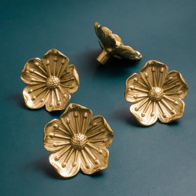 China Gold Flower Shape Modern Brass Wardrobe Cabinet Knobs Drawer Door Pulls Art Vintage Furniture Handles Kitchen Cabinet Knobs for sale