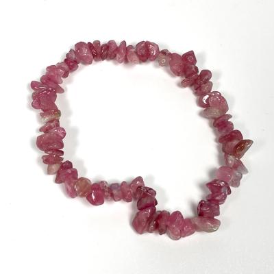 China FASHIONABLE Pink Bracelet Crystal Gravel Stone Women Men Chips Bracelet Irregular Stone Tourmaline Jewelry for sale