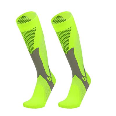 China Hot Sale High Quality Breathable Fashion Sports Men Running Anti Slip Tube Trampoline Knocks Soccer Football Sports Grab Socks For Men for sale