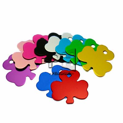 China Viable Wholesale Lucky Clover Pet Tags Custom ID Double Sides Engeraved Name Dog Tag Personalized Dog Cats ID Tags Decoration for sale