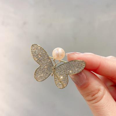 China Chinese Style Pearl High Quality Brooches Animal Flower Clothes Pin Brooches Zircon Ornaments Brooch For Gift for sale