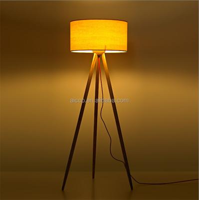 China Modern Floor Lamp Hotel Tripod Floor Lamp, Wooden Floor Lamp for sale