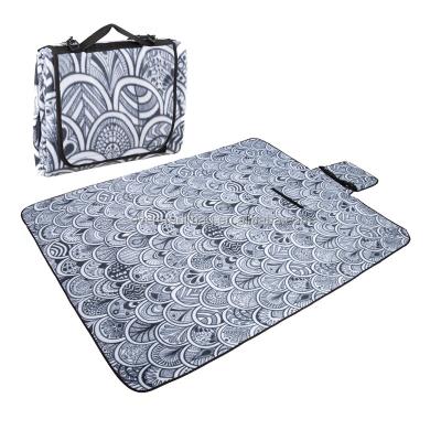 China Outdoor Fleece+Sponge+PEVA Polar Picnic Mats, Premium Floor Mat With Detachable Strap! Can be a camping mat, picnic/beach blanket for travel, hiking for sale