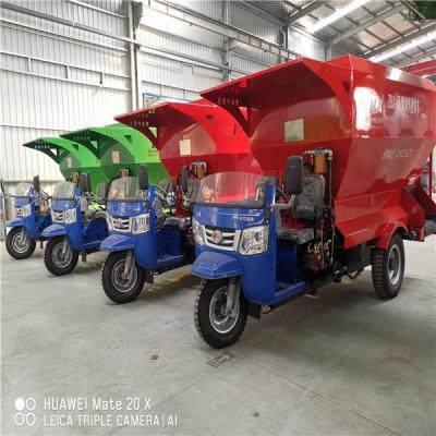 China Livestock Farm/Animal Feed/5 Cubic Meter Cow Spreader Driver Tricycle for sale