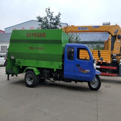 China Diesel Farms Mobile Feed Spreader For Cow Farms Best Selling Agricultural Tricycle Dump Truck for sale