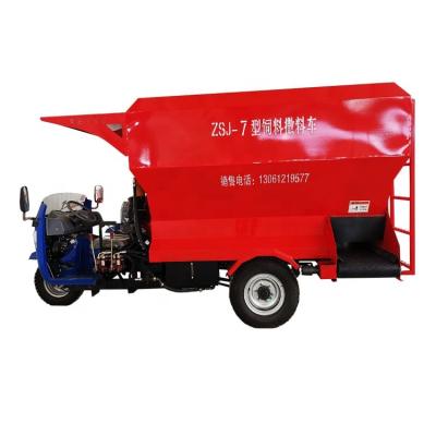 China Elevates Three Wheel Vehicle Feed Spreader For Dairy Cow Cattle Sheep for sale