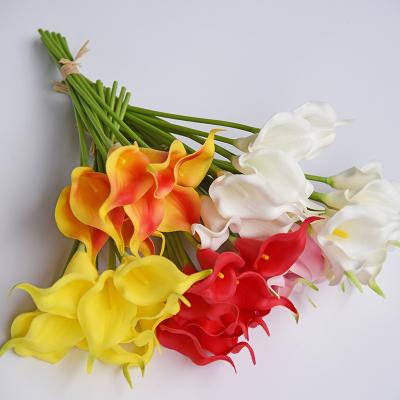 China Real Touch PU Lily Flowers Single Stem Natural White Calla Lily Wedding Bouquet Wholesale Artificial Touch for sale