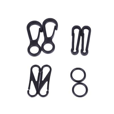 China Daily Wholesale Black Plastic Snap Hooks Mini Carabiner Backpack Strap Facemask Snap Hook for sale