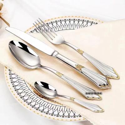 China Sustainable Luxury Design 420 Stainless Steel SDC040 Royal Wedding Premium Flatware Knife Spoon Set for sale