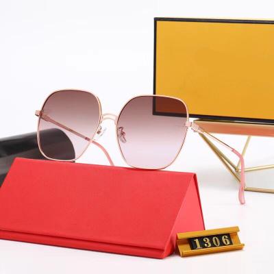 China Fashion Sunglasses 2022 Famous Brands Sun Glasses Women Designer Sun Glasses Sunglasses With Free Case for sale