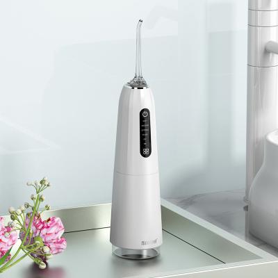 China Smart LED Display Battery Power And Working Mode FC2661 300ML Dentist Recommended Portable Water Flosser Teeth Flossing Machine for sale