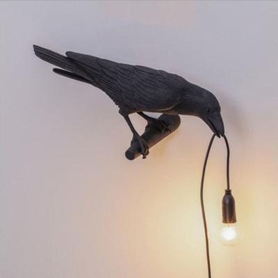 China Modern Unique Design Lucky Bird Led Light Resin Bird Wall Lamp Creative Arts and Crafts Animal Table Lamp for sale