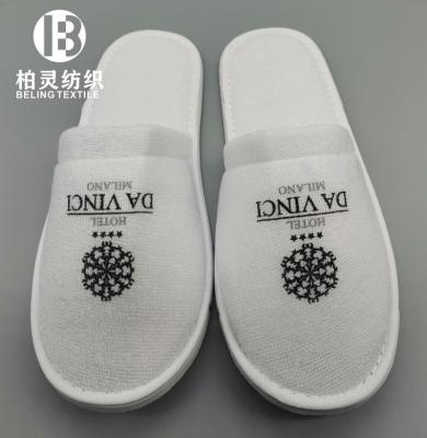 China 100% Unisex Terry Cheap Slipper Closed Toe Polyester Disposable Slipper For Spa Hotel Bathroom Printing Logo for sale