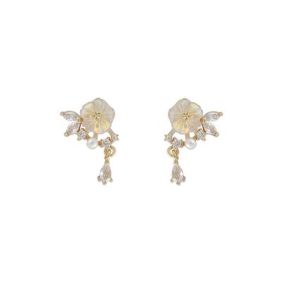 China 2022 Fashionable Wholesale Korean Women's Earrings Water Drop Petal Zircon Tassel Stud Earrings Small Gold Plated Women Jewelry for sale