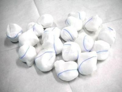 China Medical supplies wound dressing Gauze ball with x-ray threads for sale