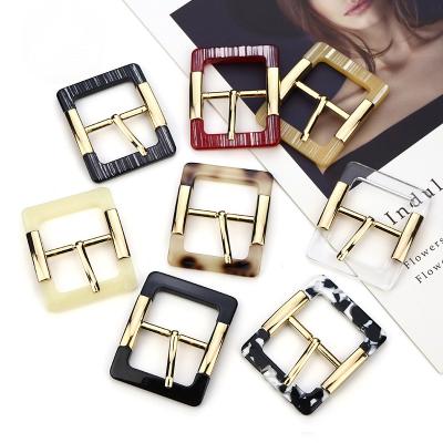 China New Fashionable Eco-friendly Metal Pin Acrylic Belt Buckles Pin Buckle Fashion Leopard Print Stain Pattern Resin for sale