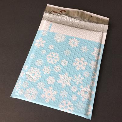 China Matte Recyclable Color Film+Bubble Sky Blue Bubble Lined Courier Bags Snow Shipping Envelopes Waterproof Baby Blue Bubble Envelopes for sale