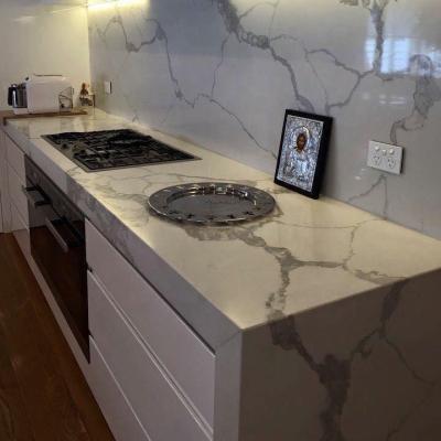 China Durable Artificial Quartz Sheet Stone Slabs For Hotel Calcatta Quartz Slab 93% White Natural Large Quartz for sale