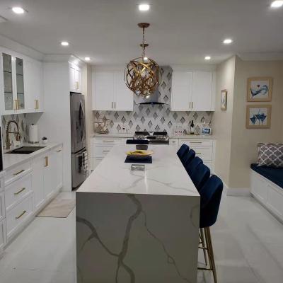 China Customized Modern Vanity Kitchen Countertops Quartz With White Marble Vein Calacatta Quartz Countertops for sale