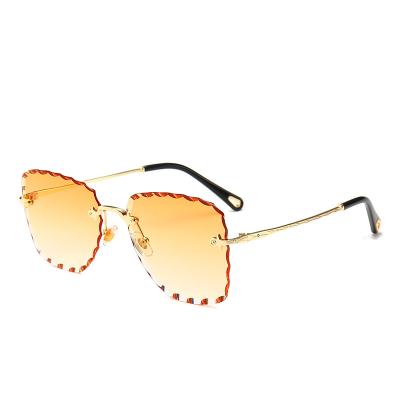 China 2021 Latest Fashion Sunglasses Colorful Lens Fashion Colors Oversized Clear Sunglasses Unisex Big Frame Sun Glasses for sale