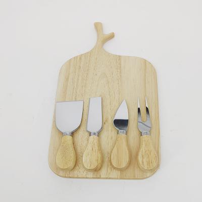 China Sustainable Stainless Steel Cheese Knife With Board 5 Pieces Cheese Board Rubber Wood Set for sale