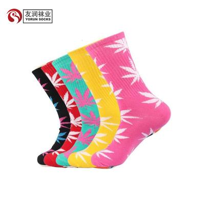 China YR-A Viable 1058 Marijuanna Jars Wholesale Pot Leaf Socks Hemp Socks for sale