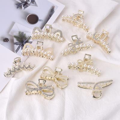 China Fashion New Arrivals Gold Color Hair Claw Pearl Medium Size Hair Clips Combine Hair Claw Clips For Women for sale