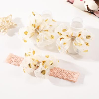 China Breathable Infant Baby Sunbathing Gold Polka Dots Headband Socks Set Chiffon Bow Decorate Baby Socks For Newborn for sale