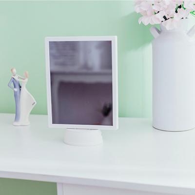 China 2020 Mirror Fashion Monopoly Mirror Photo Frame With Base Simple Photo Frames for sale