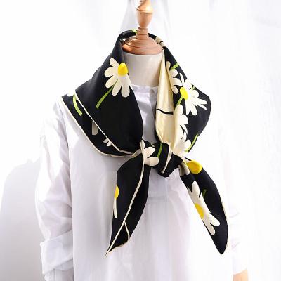 China Moq of flower printed soft silk twill scarf 90x90 real silk scarves 1 piece bandana square neck shawl for women wholesale for sale