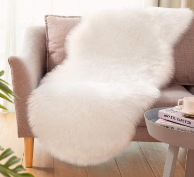 China Ultra Soft Stain Resistant Faux Sheepskin Fur Blanket Fluffy Blanket For Bedroom Fuzzy Carpet for sale