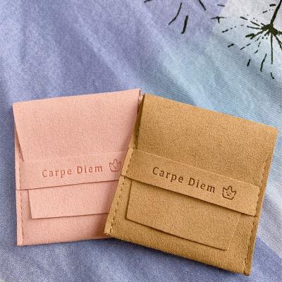 China Luxury Soft Custom Jewelry Bag Jewelry Packaging Bags Folded Chic Small Velvet Envelope Fin Microfiber Jewelry Pouch for sale