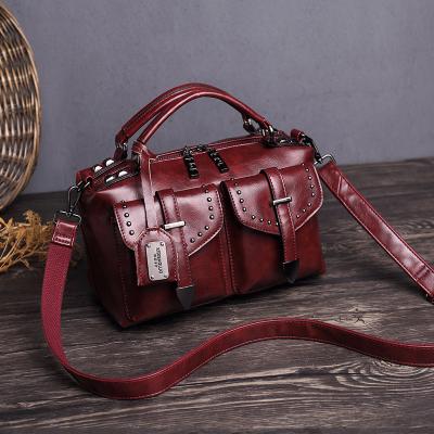 China High Quality Large High End Women's Travel Cross - Body Bags Vintage Logo Oil Wax Leather Custom Shoulder Bags With Multiple Pockets for sale