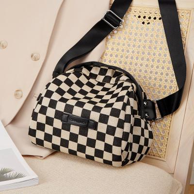 China Fashion Women High Quality Leisure Strap Thick Cross - Body Bags Ladies Lightweight Canvas Lattice Printing Shoulder Bags for sale