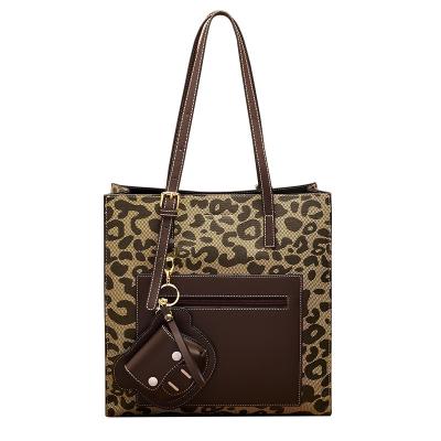 China YIMYIK 2022 New Style Portable Women's Large Capacity Tote Handbags Customized Logo Ladies Square Leopard Print Shoulder Bags for sale