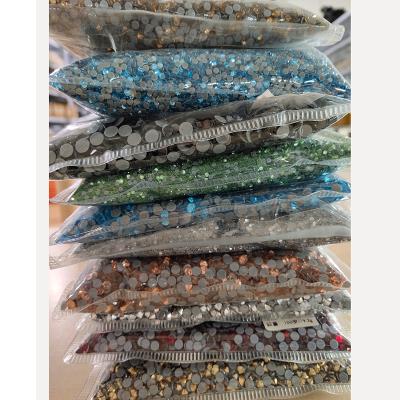 China Wholesale Flatback Hotfix Rhinestone Mix Size Crystal Stones For Luxury Dress Western Wedding for sale