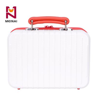 China Chic Large Capacity Travel Cosmetic Case Beauty Makeup Case Suitcase For Makeup Enthusiasts for sale