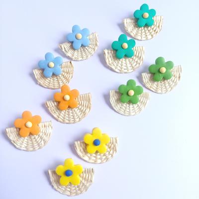 China New Rattan Flower Fan Handwoven Raffia Craft Stud Earrings Cute Simple Shape Rubber Earrings for sale