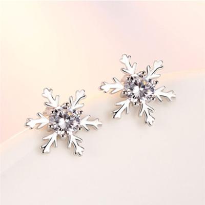 China Popular Fashion Design Snow Shape Stud Earrings 2019 Latest Shape Simple 925silver Stud Earrings For Women for sale