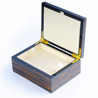 China Handcrafted Luxury Shiny Painting Jewelry Box Gift Packaging Wooden Box for sale