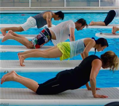 China De lichtgewichtmat van de Wateraerobics, de Gepersonaliseerde Raad Tearproof van de Wateryoga Te koop