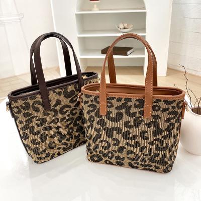 China 2021 PORTABLE NEW Custom Print PVC Leopard Tote Bag For Lady for sale