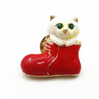 China Newest Fashionable Creativity Halloween Gift Flying Pig Christmas Stocking Women Brooch With Pearl Pumpkin for sale