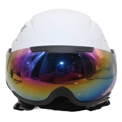 China 2020 Hot Main Sale Safety Protection Ski Helmet CE Certified Skating Helmet with Sun Visor for Adults Snowboard Helmet in White Color for sale