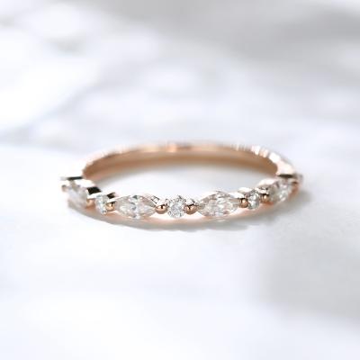 中国 Factory Price CLASSIC Sale Jewelry Fashion Half Eternity Stacking Gold Matching Wedding Ring 販売のため