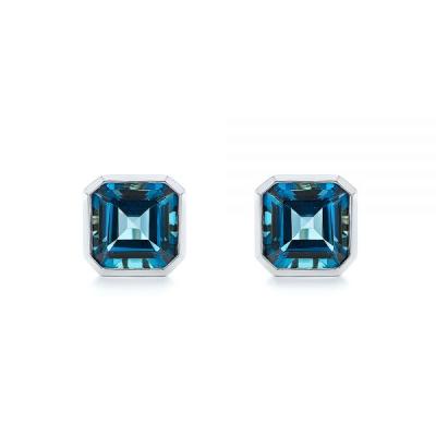 China Romantic 14k Gold London Topaz Blue Topaz Stud Earrings For Women en venta