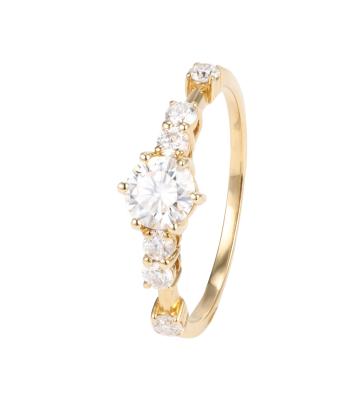 China CLASSIC Customized Unique 14k Yellow Gold Round Cut Moissanite Engagement Ring For Women Te koop