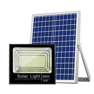 China Remote Control 300W Outdoor Waterproof Solar Lamp Manufacturer Aluminum Material Outdoor Led Solar Flood Light for sale