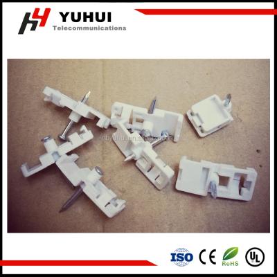 China FTTH Accessories Fiber Optic Drop Cable Clip With Single Concrete Nail 2.5*20mm for sale