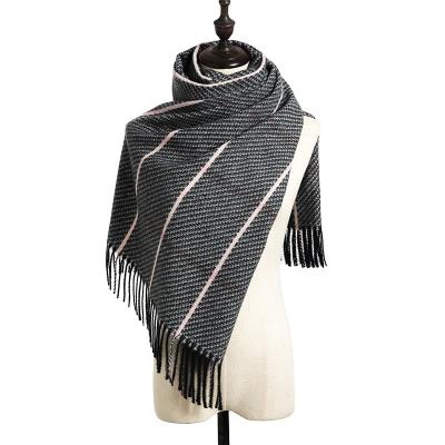 China Fashionable winter custom cashmere thickened scarf vintage plaid knitted scarf autumn and winter women's scarf for sale